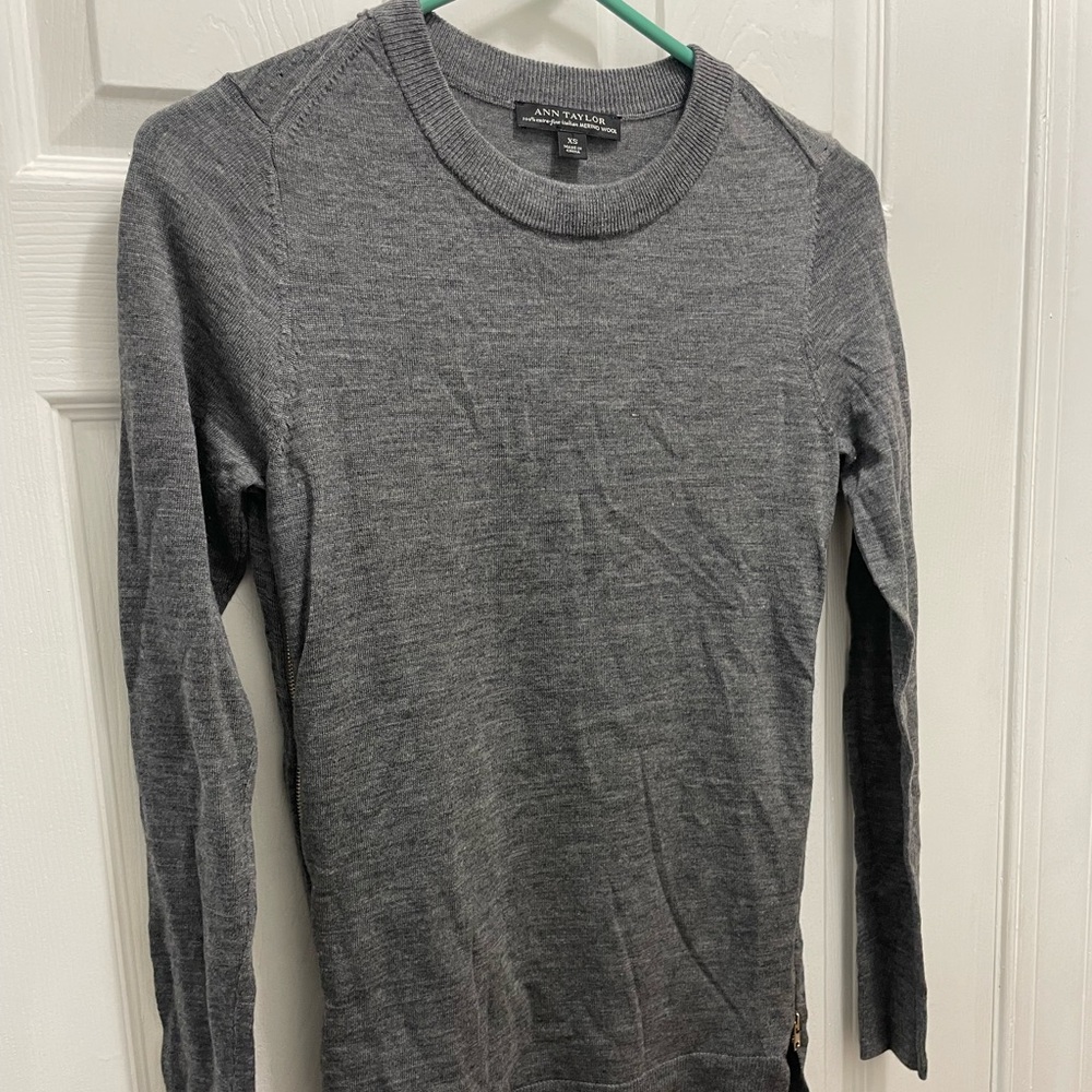 Ann Taylor Gray Crew Neck Sweater